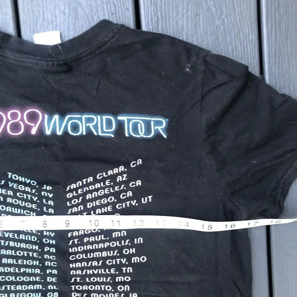Taylor Swift 1989 World Tour T-Shirt Black Pink Neon Sign Adult Small Crewneck - Picture 6 of 7